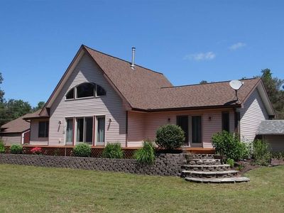 1095 Railroad Trl, Beulah, MI, 49617