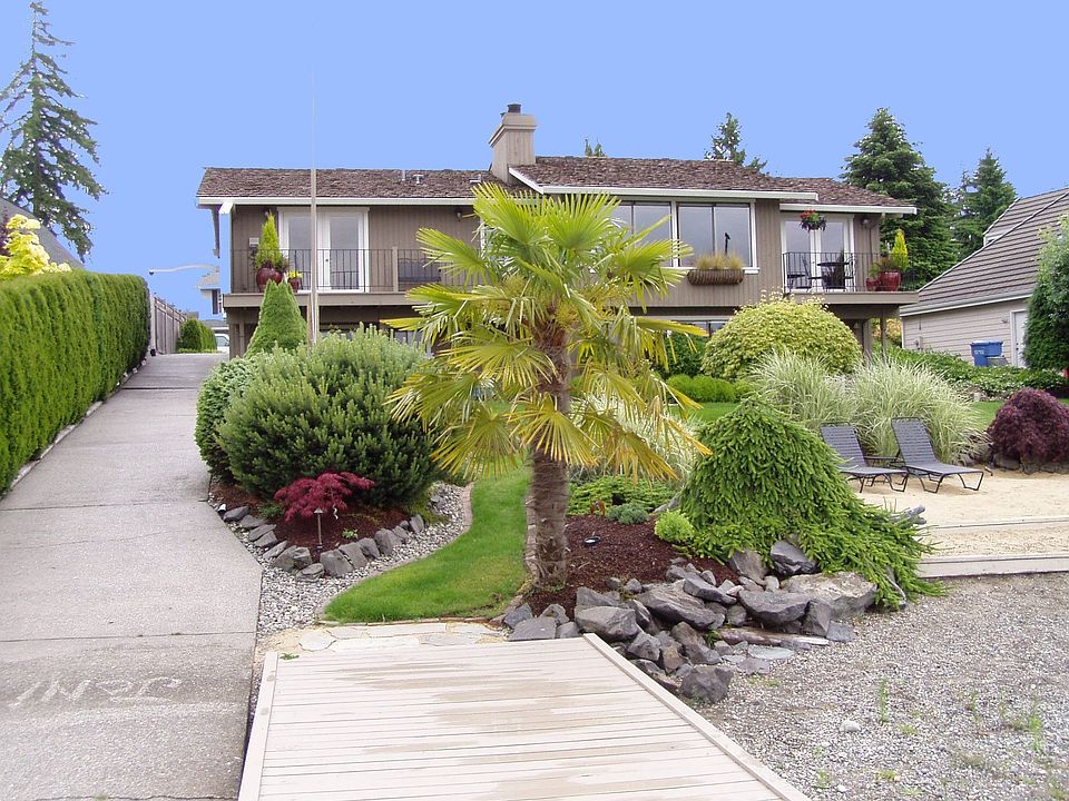 2nd image of 2702 202nd Avenue Ct E