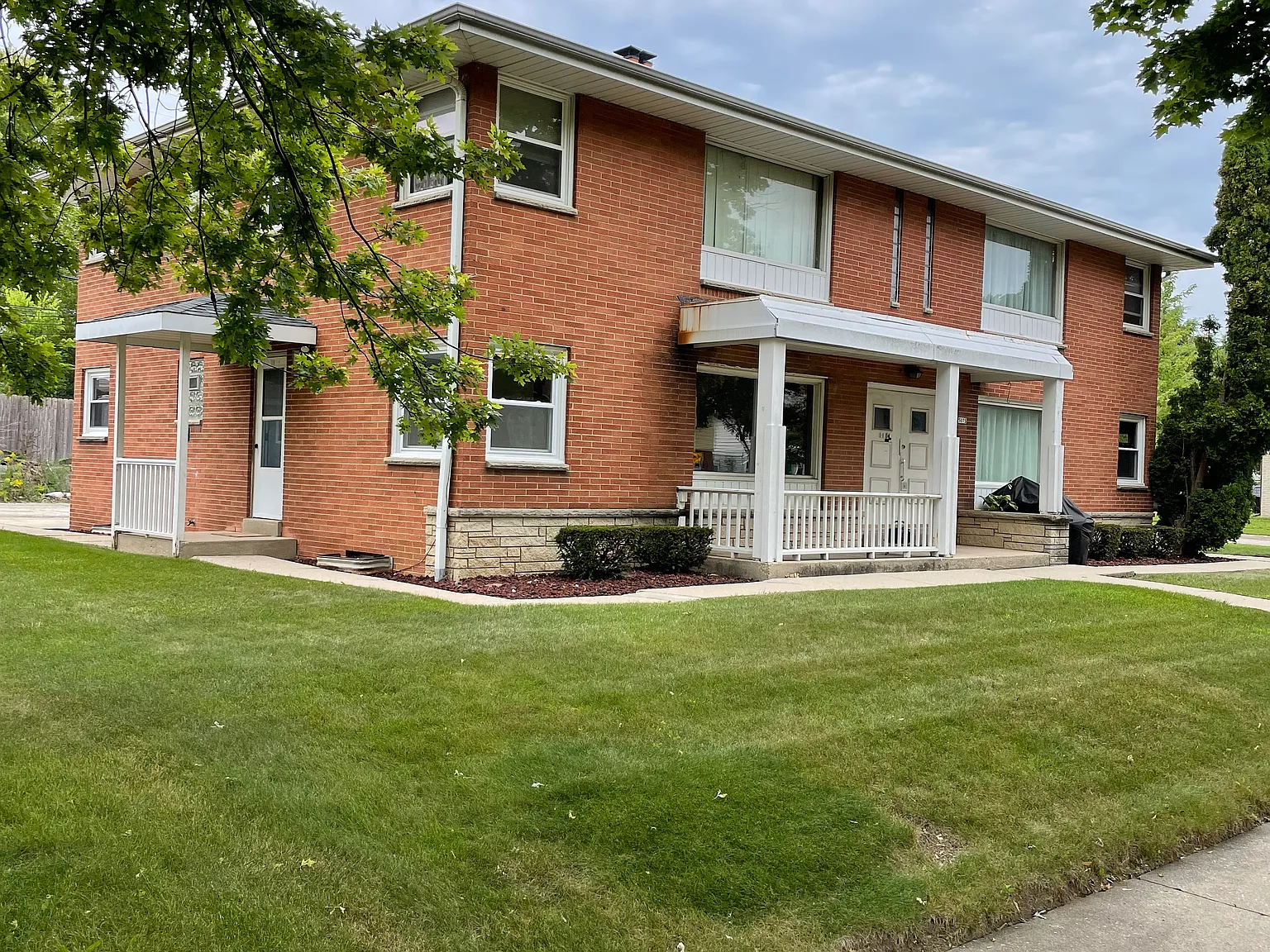 2 bed, $950 — Photo 1