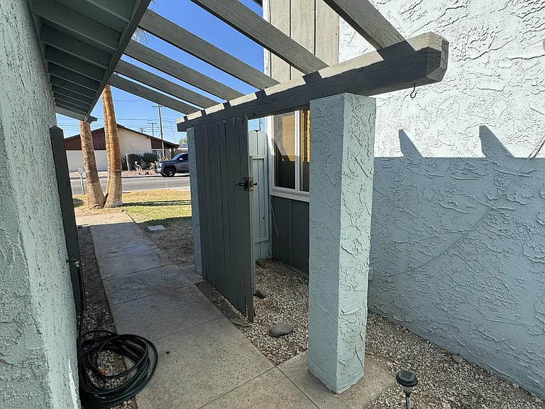 1971 E San Marcos Dr — Photo 2