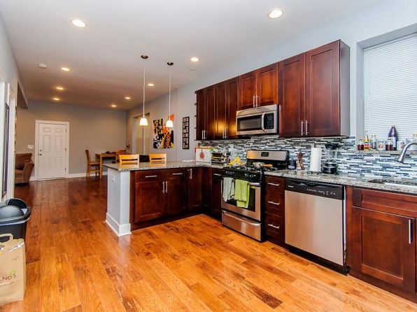 2342 W Augusta Blvd #1R