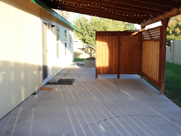 1409 E Raymond Dr — Photo 5