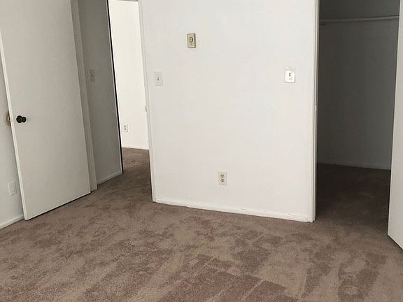 5th image of 417 Arnaz Dr APT 103