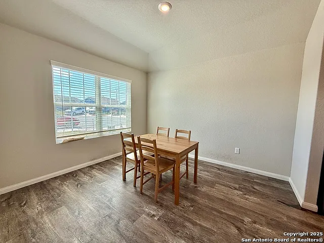 807 Blue Lndg — Photo 10