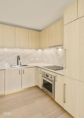 3rd image of 250 W 19th St APT 6H