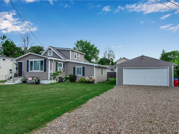 4541 Windsor Ter, Hamburg, NY 14075