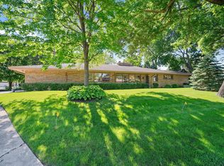 7010 N Yates Rd, Fox Pt, WI 53217