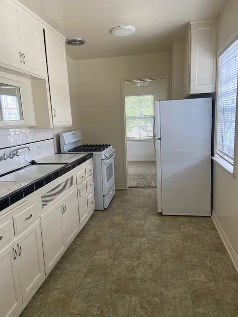 Studio, 525 sqft, $1,750 — Photo 4