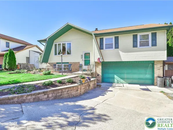 121 Woodcrest Cir, Allentown, PA 18103