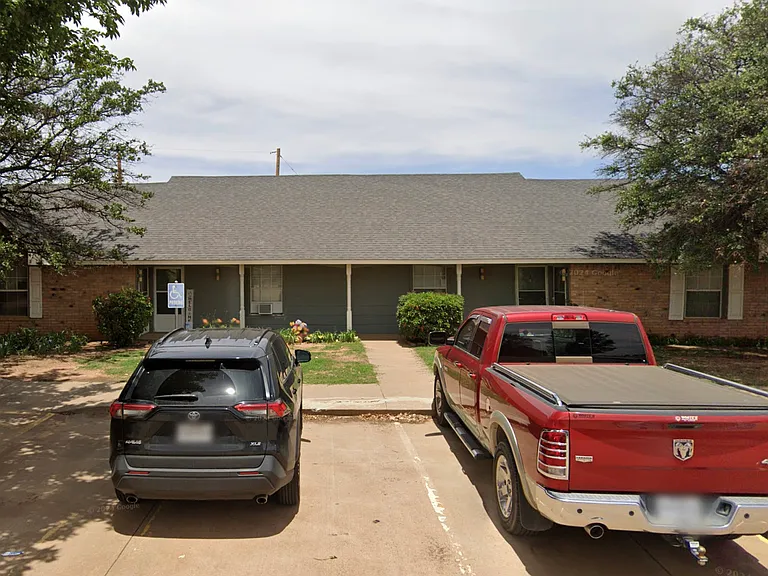 1601 S Wicker Ave — Photo 3
