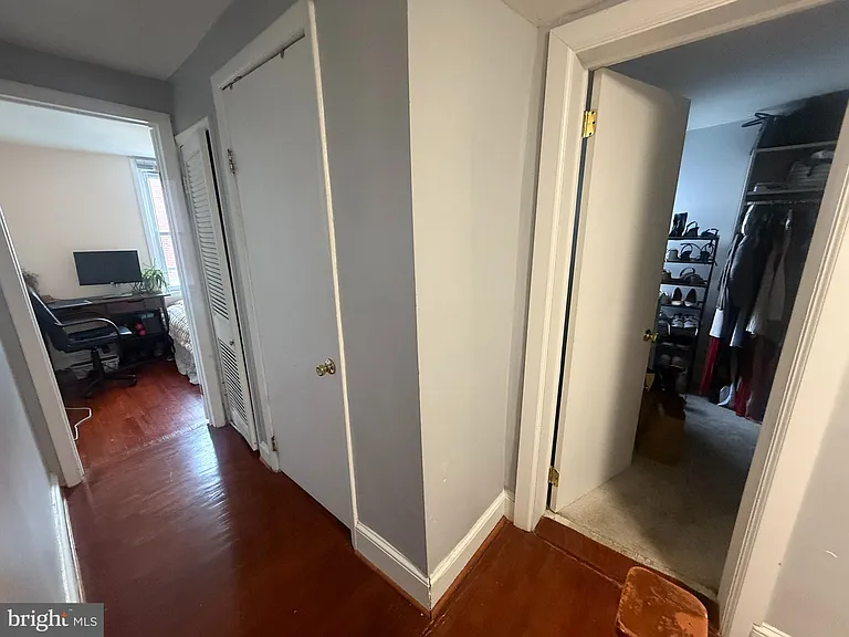 1521 Montrose St — Photo 10