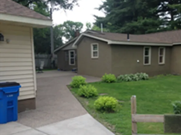 32251 Roanoke St NW, Cambridge, MN 55008
