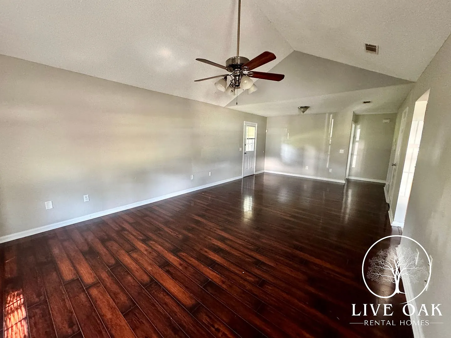 Charming 4-bedroom/2-bath home in Smiley Woods Subdivision — Photo 3