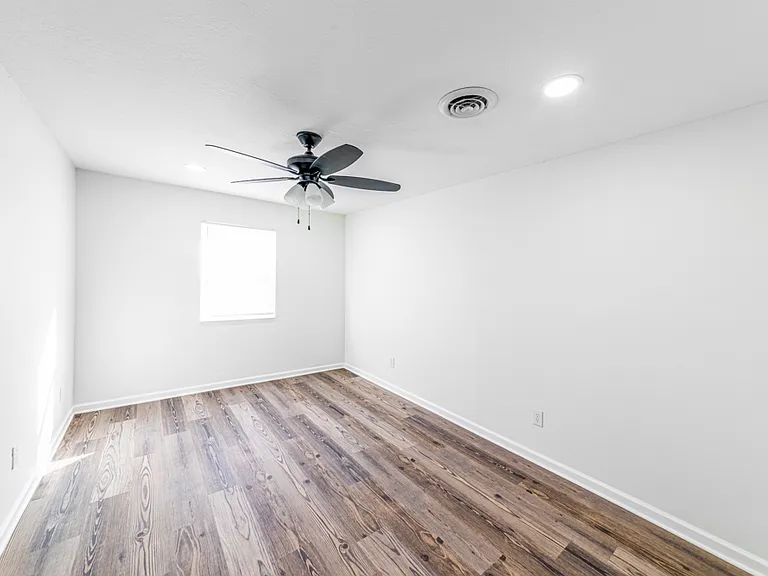 3310 E 4th Ave — Photo 14