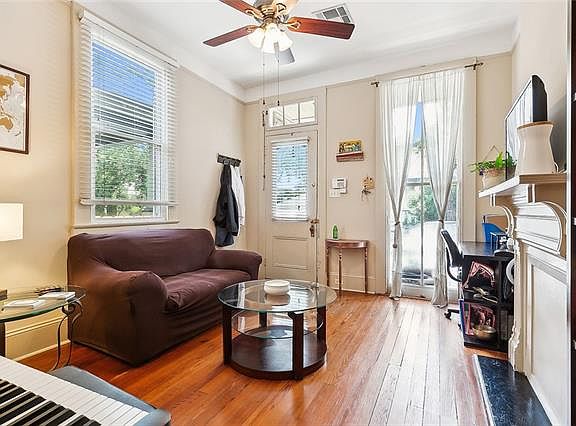 2nd image of 1106 Jena St