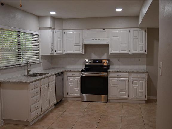 4th image of 6516 Forestview Dr