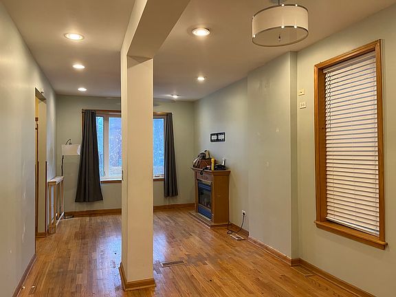 2nd image of 946 N Lawndale Ave #1