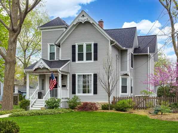 611 N West St, Wheaton, IL 60187