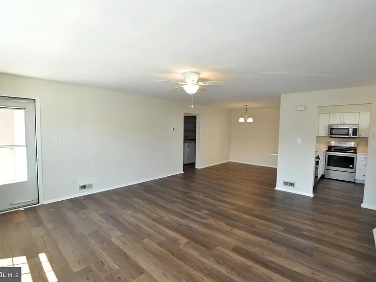 4208 Adelaide Dr #B — Photo 5
