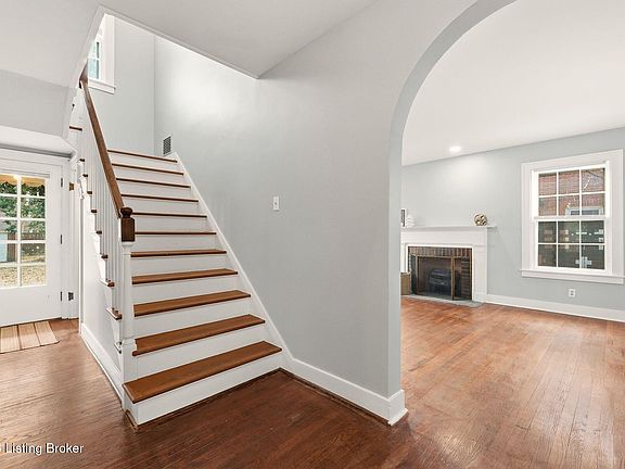 3rd image of 1930 Lowell Ave