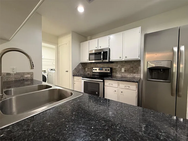 8 N Circlewood Gln — Photo 6