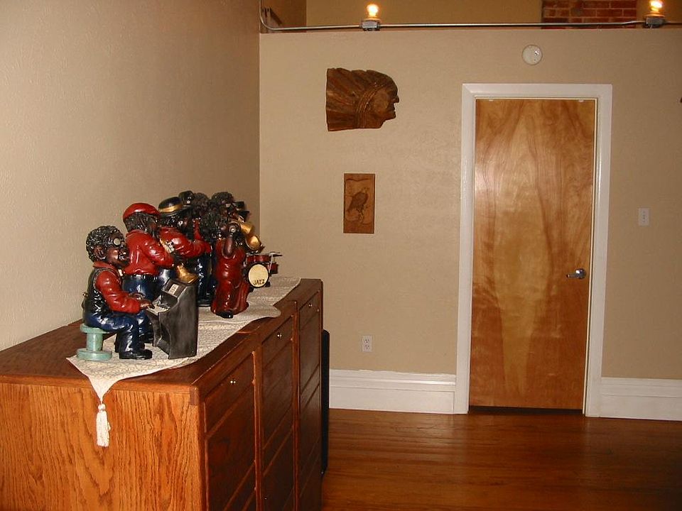 2nd image of 215 E Ferguson St APT D