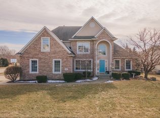 2707 Stevenson Dr, Bloomington, IL 61704