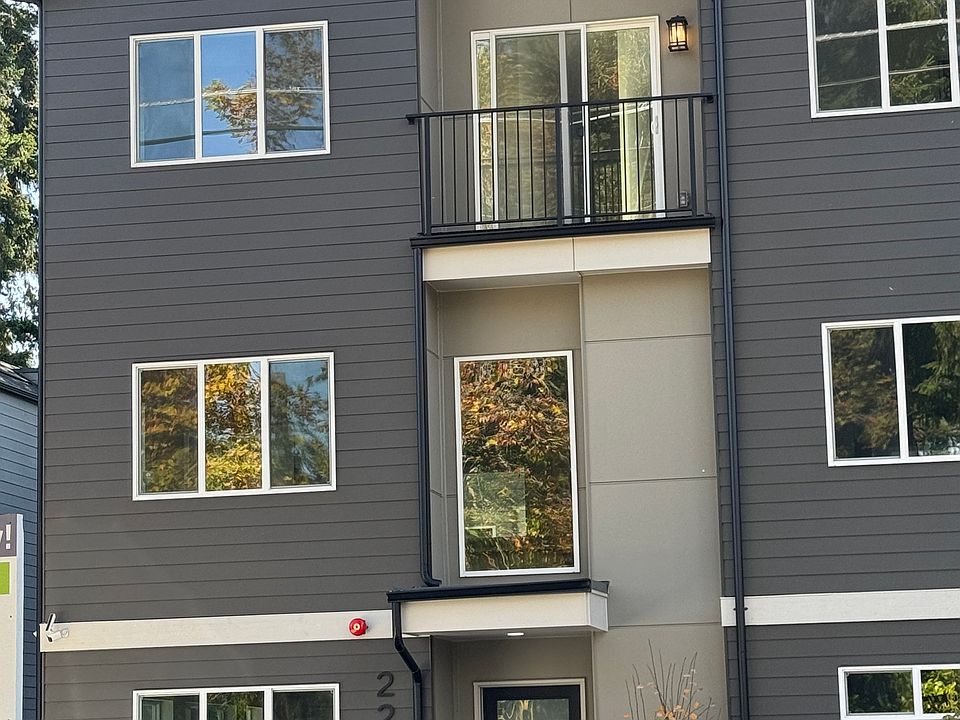 1st image of 221A NE 185th St