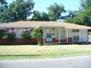 714 Magnolia St, Burkburnett, TX 76354