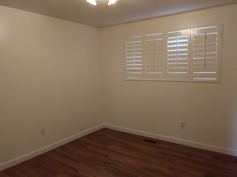 1st image of 967 E Violet Dr