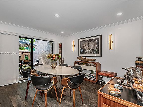 4th image of 806 Saint Andrews Rd #13