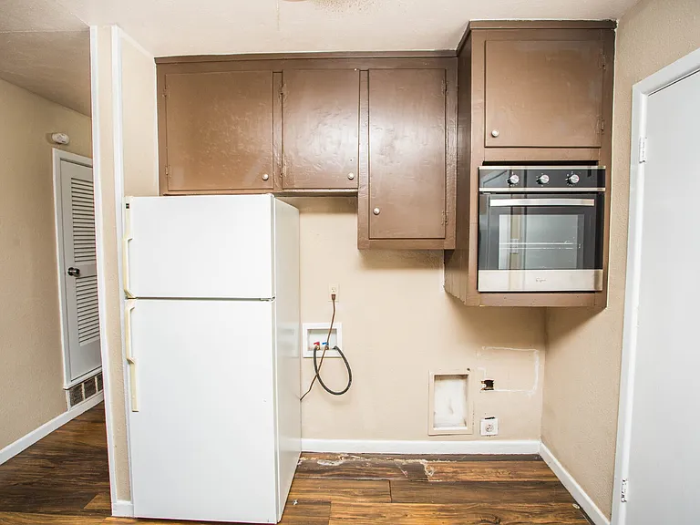 2811 43rd St #10 — Photo 11