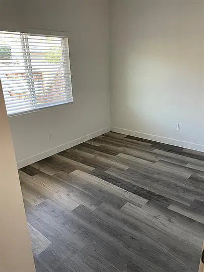 420 W 1st St #1 — Photo 5