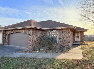 1418 E Woodgate Street, Springfield, MO 65804