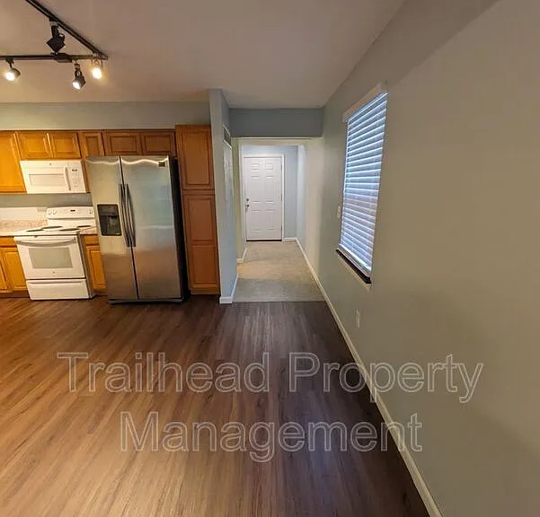 307 NE Timbercreek Dr — Photo 5