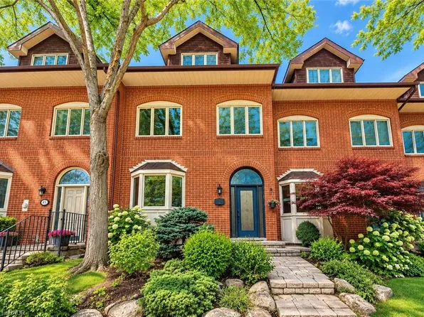 45 Tradewind Dr, Oakville, ON L6L 6K9