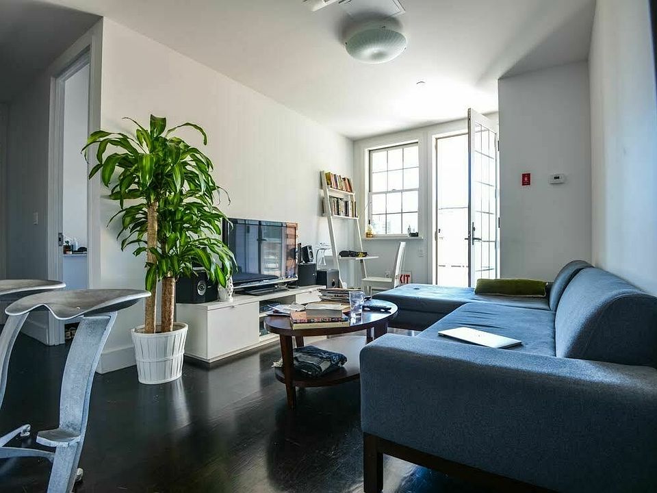 1st image of 154 N 7th St APT 303
