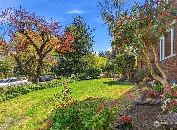3rd image of 7311 Seward Park Avenue S