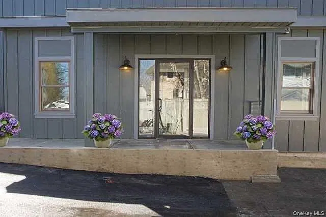 1 bed, 2.5 bath, 1600 sqft, $3,600 — Photo 2