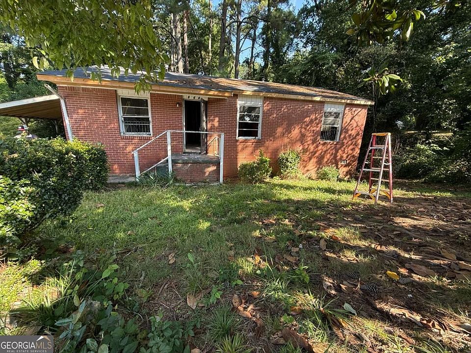 1st image of 264 Fairburn Rd NW
