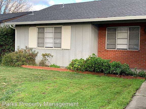 2nd image of 2717 Barcelona Cir
