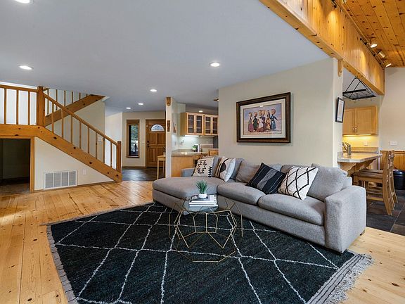 5th image of 16139 Lancaster Pl