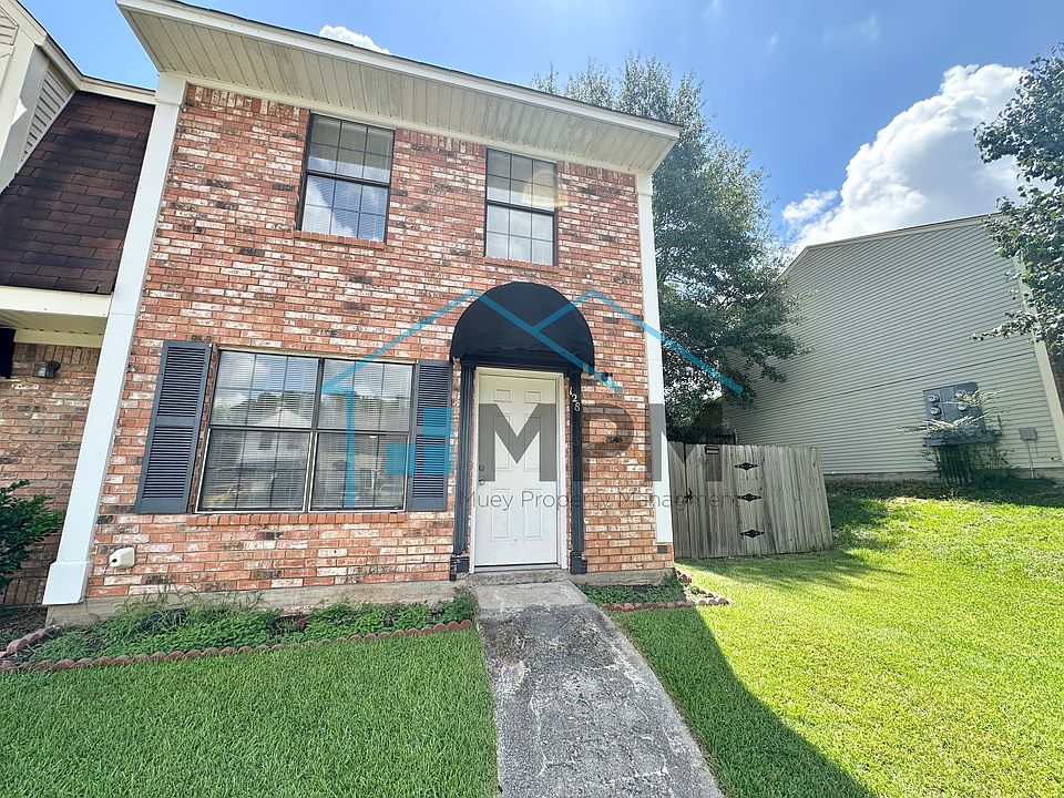 1st image of 128 Wellington Pl