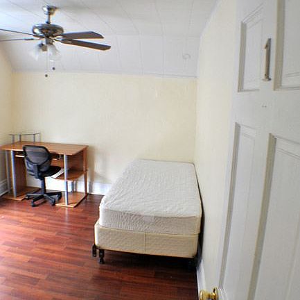 303-lexington-up-room-1