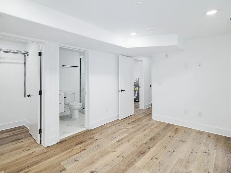 2602 W Oxford St #1 — Photo 15