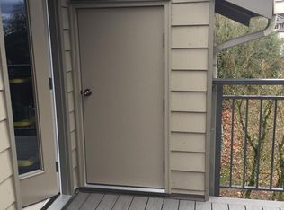 12709 NE 116th St APT C304, Kirkland, WA 98034