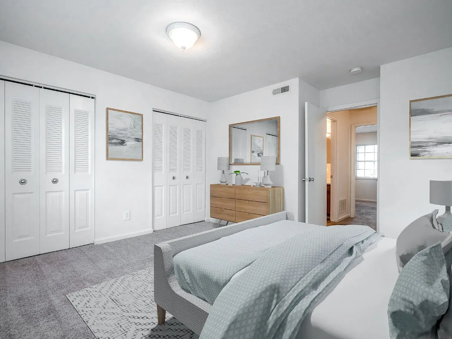Cambridge Apartments — Photo 4