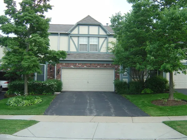 4675 N Sapphire Dr, Hoffman Estates, IL 60192