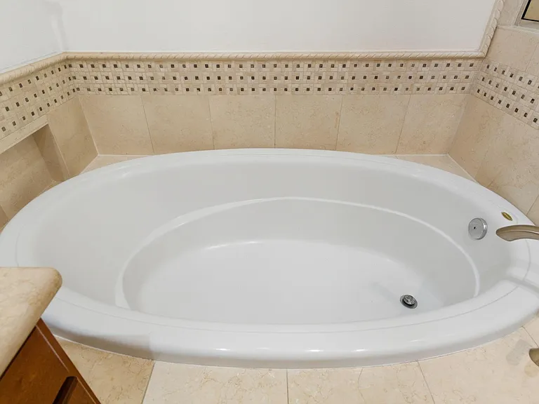 1303 Sherwood Point Ln — Photo 35