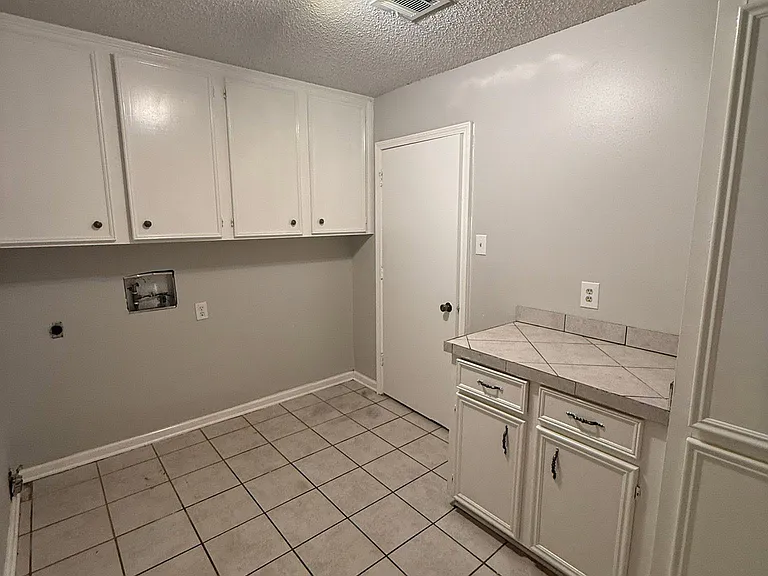 103 Comanche Cir — Photo 31